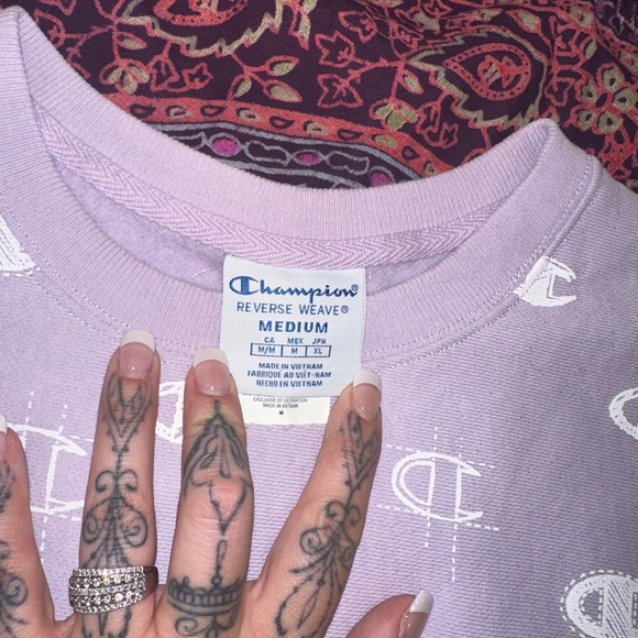 Champion Lavender Crewneck with Crowns - Picture 4 of 6